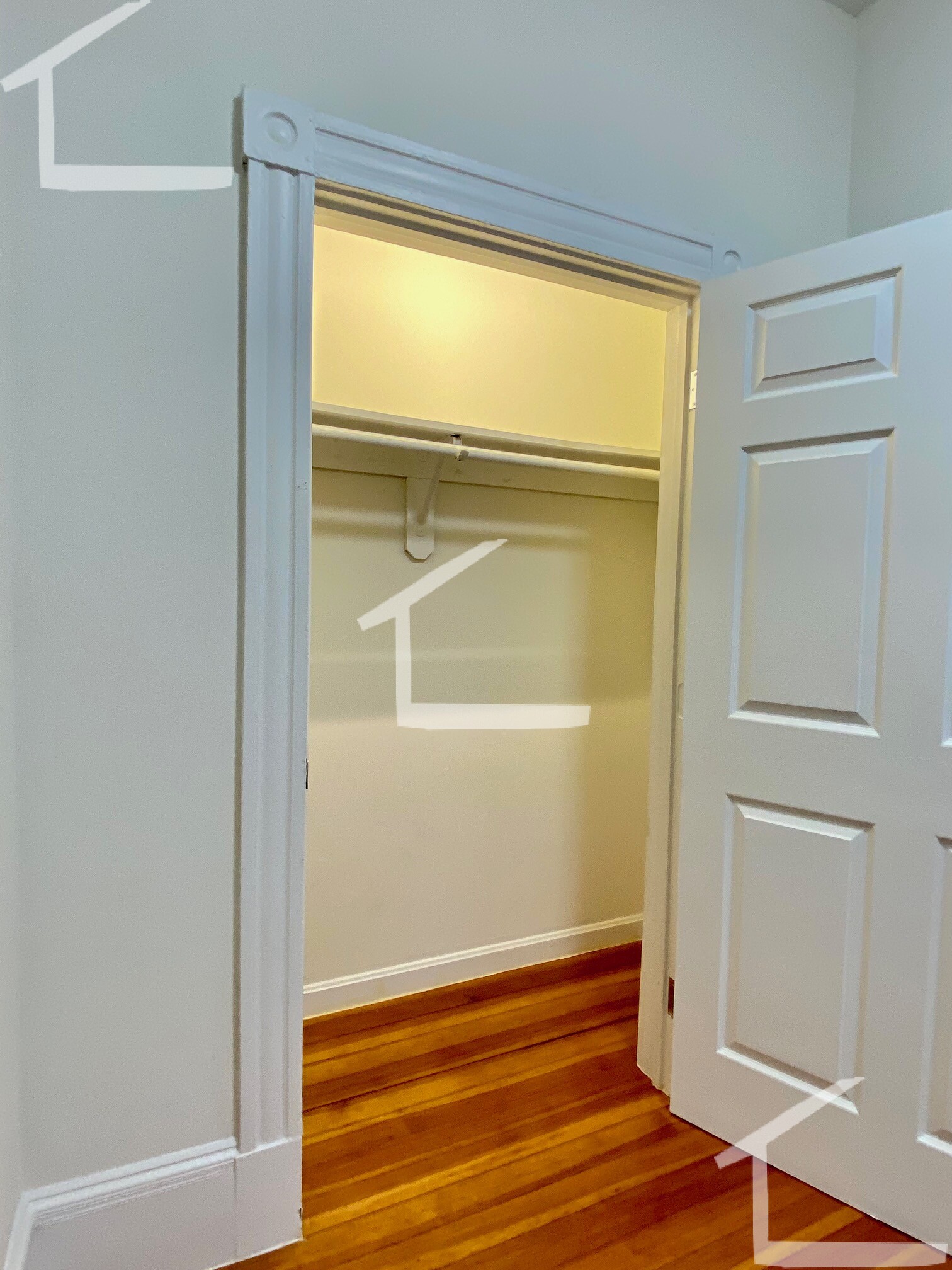 87 Brighton Ave, Allston