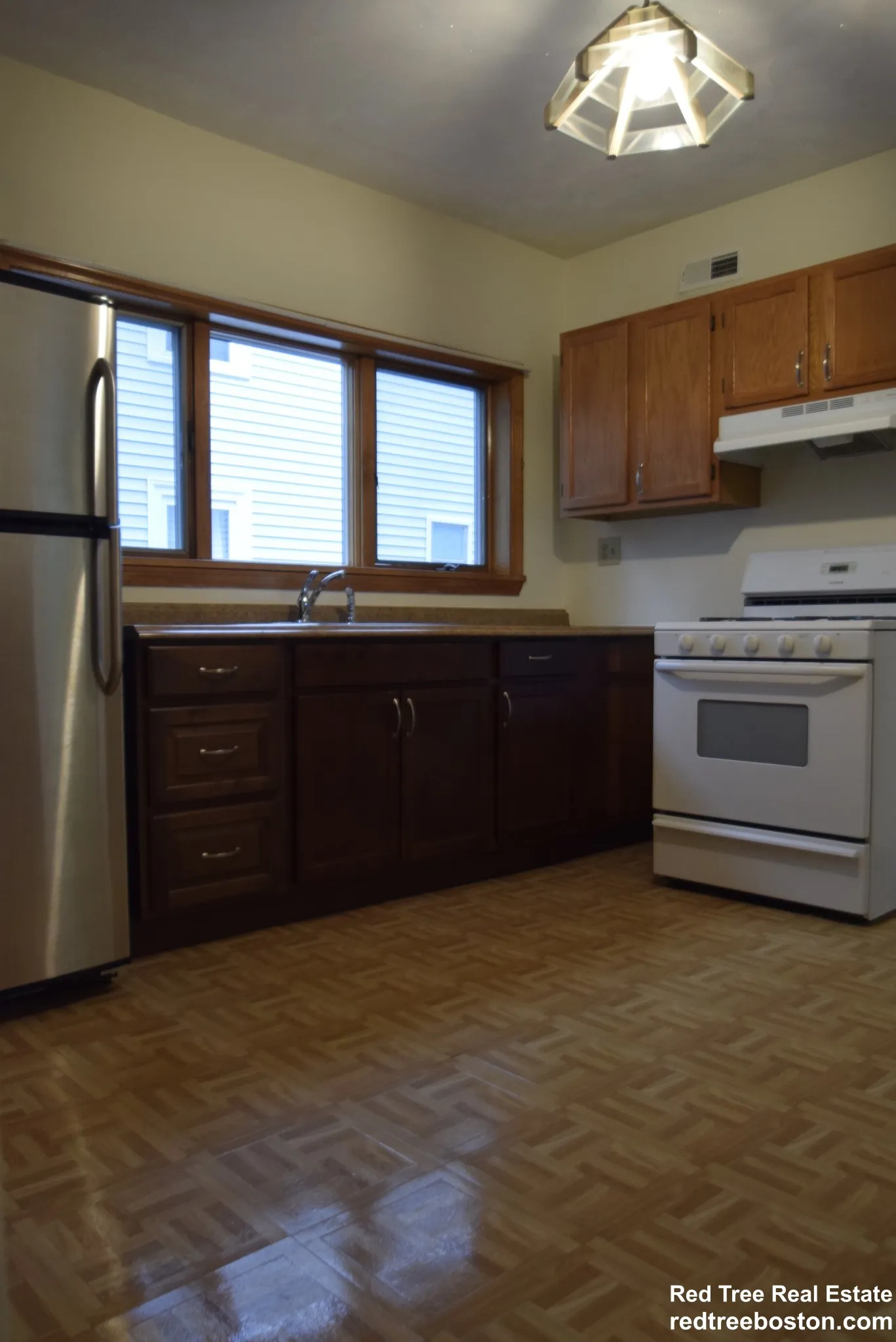 39 Montfern Ave, Brighton