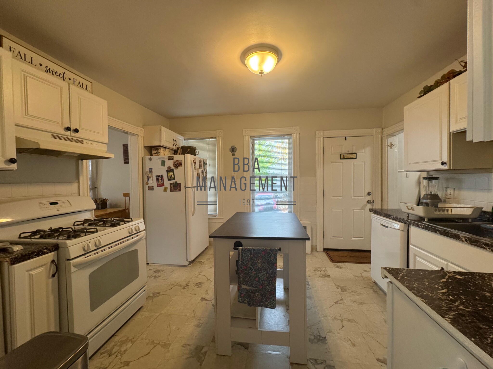 16 Montfern Ave, Oak Square