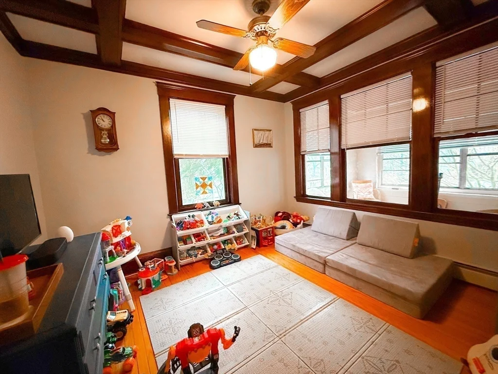 66 Riverview Ave, Waltham