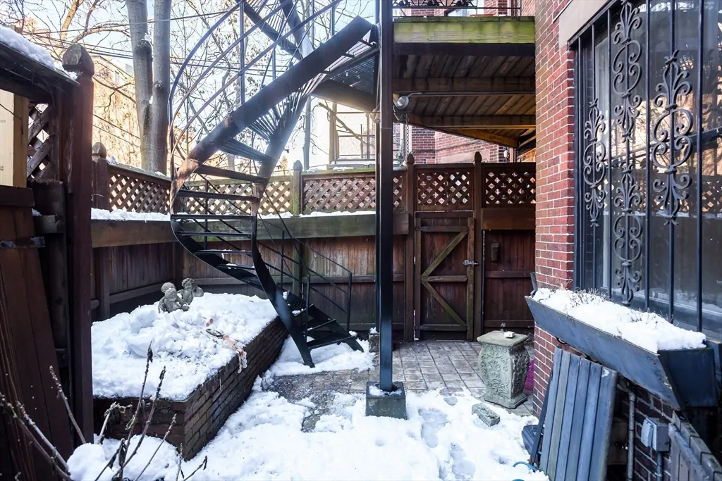 327 Commonwealth Ave, Back Bay