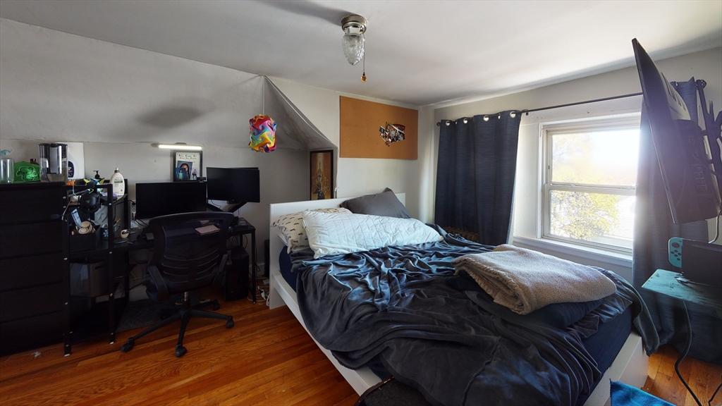 61 Putnam Rd, Somerville