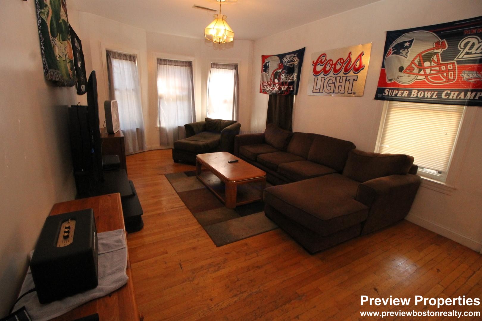 44 Champney St, Oak Square