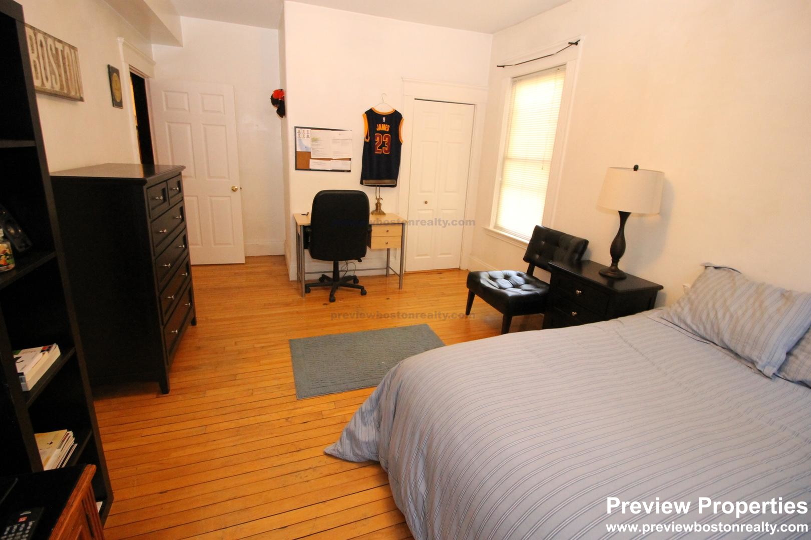 44 Champney St, Oak Square