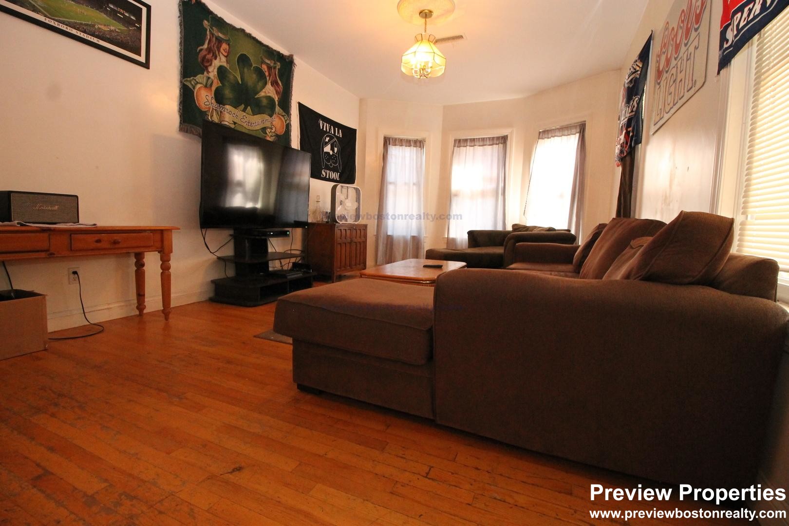 44 Champney St, Oak Square