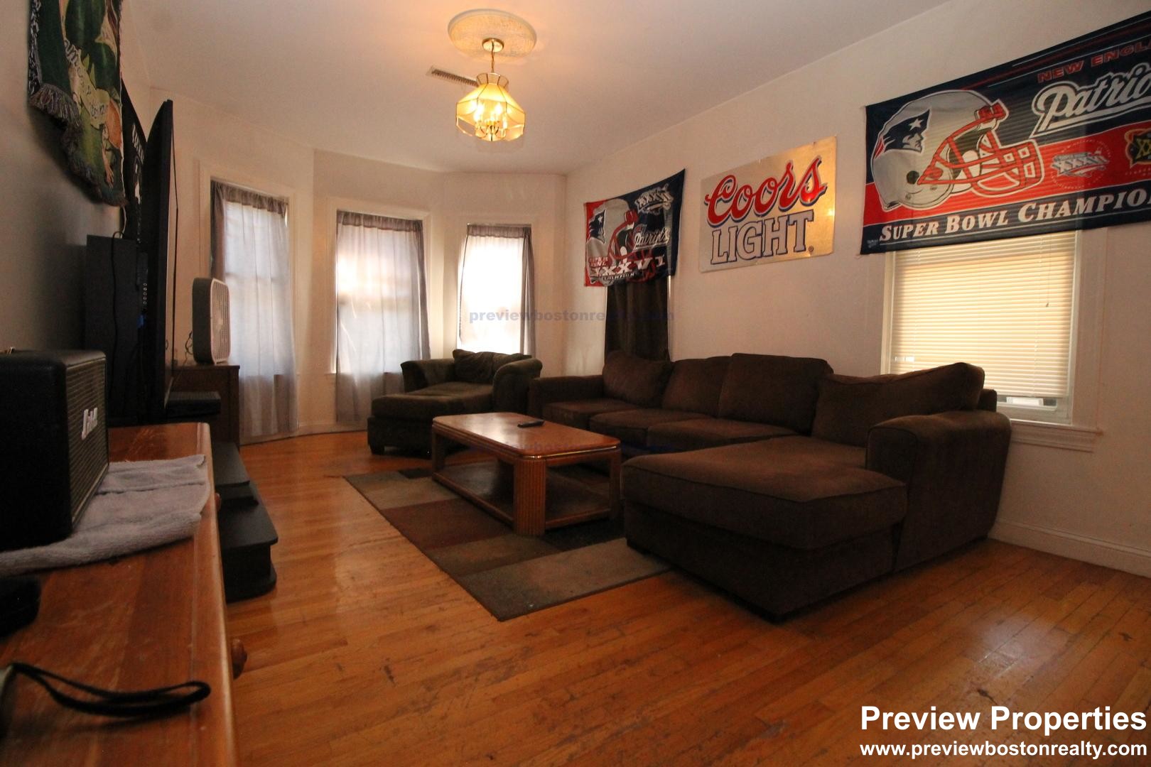 44 Champney St, Oak Square