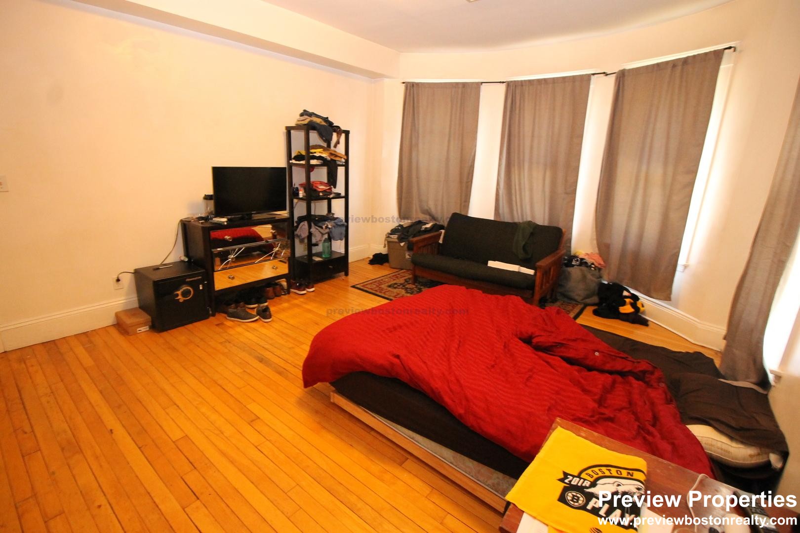 44 Champney St, Oak Square