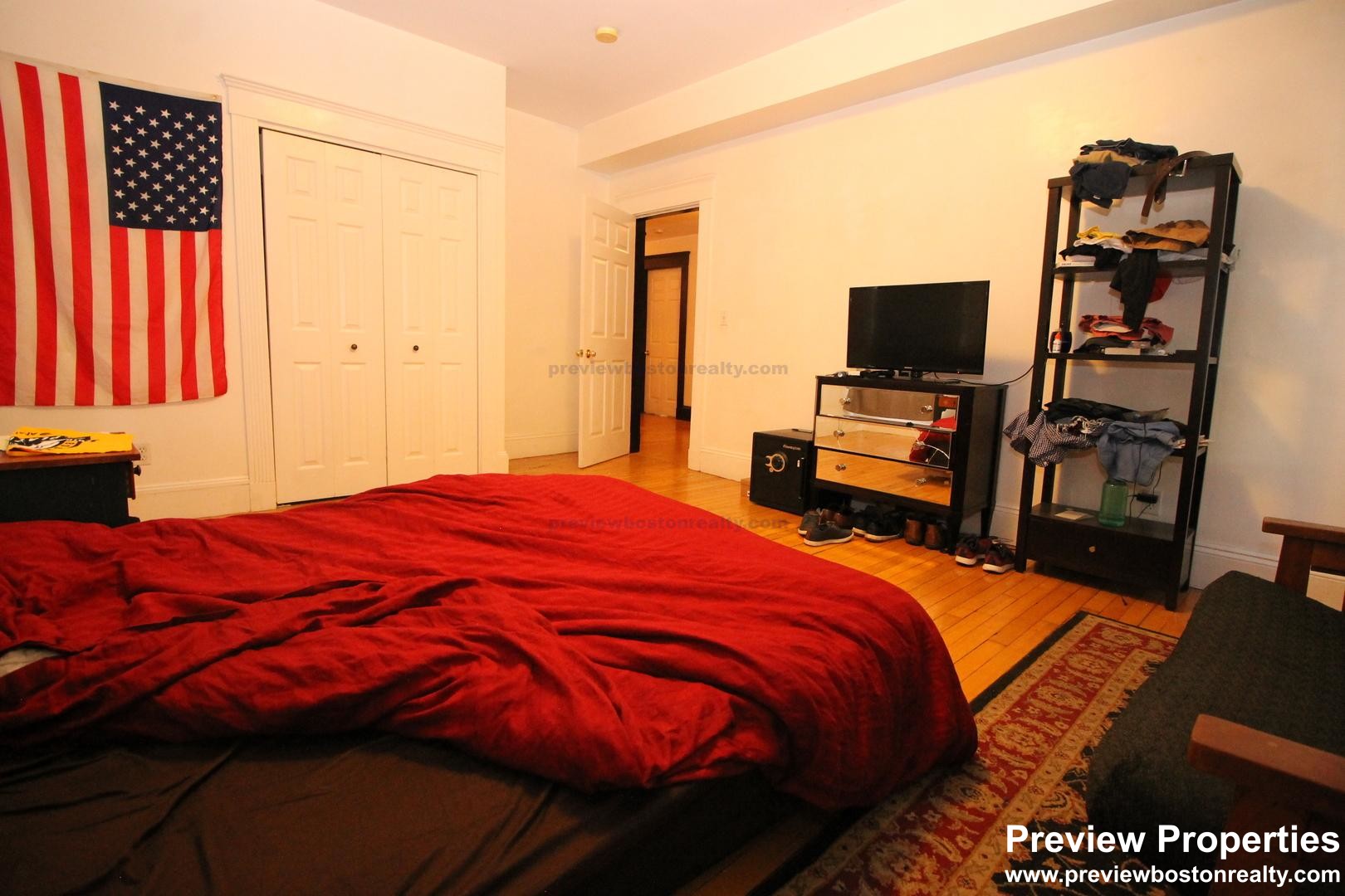 44 Champney St, Oak Square