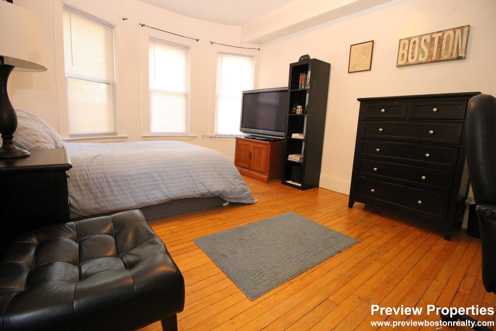 44 Champney St, Oak Square