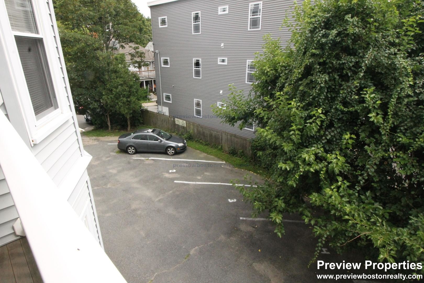 44 Champney St, Oak Square