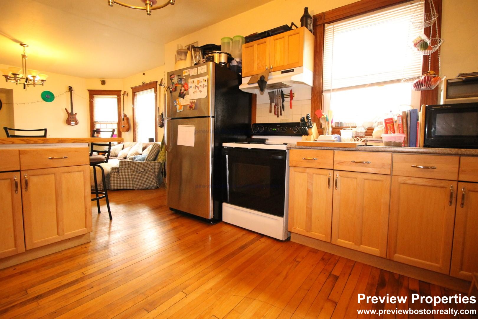 331 Faneuil St, Oak Square