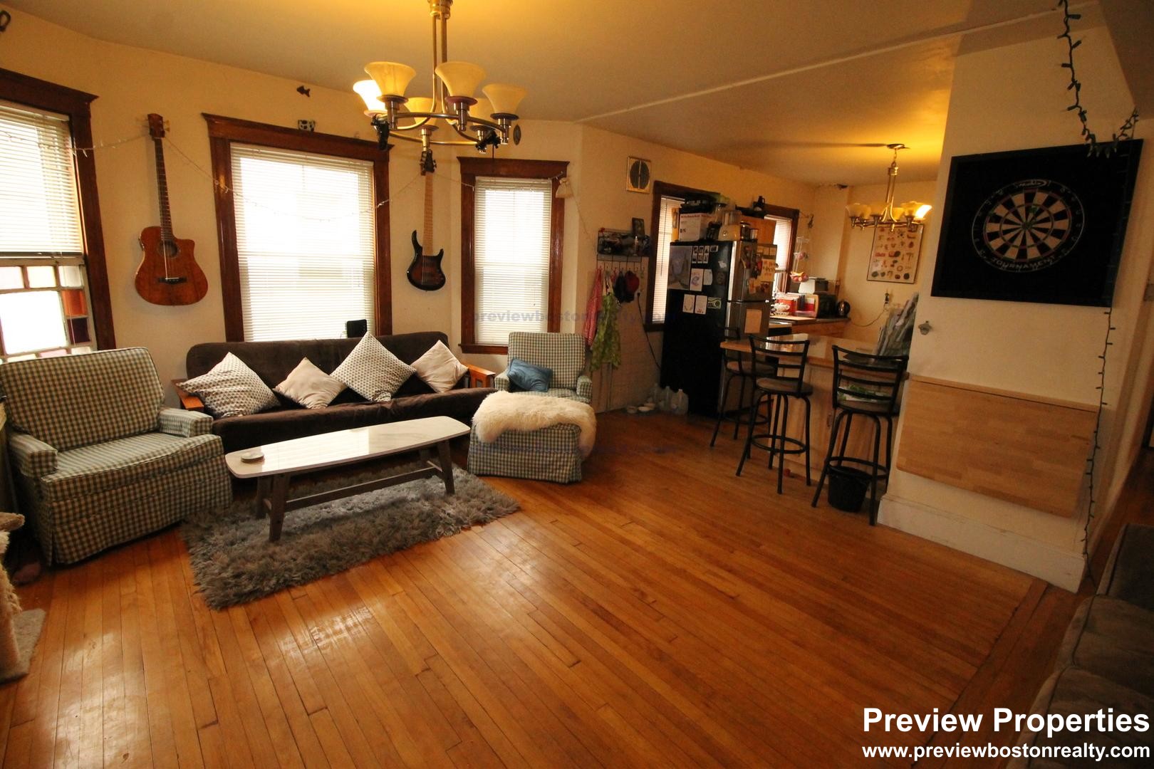 331 Faneuil St, Oak Square