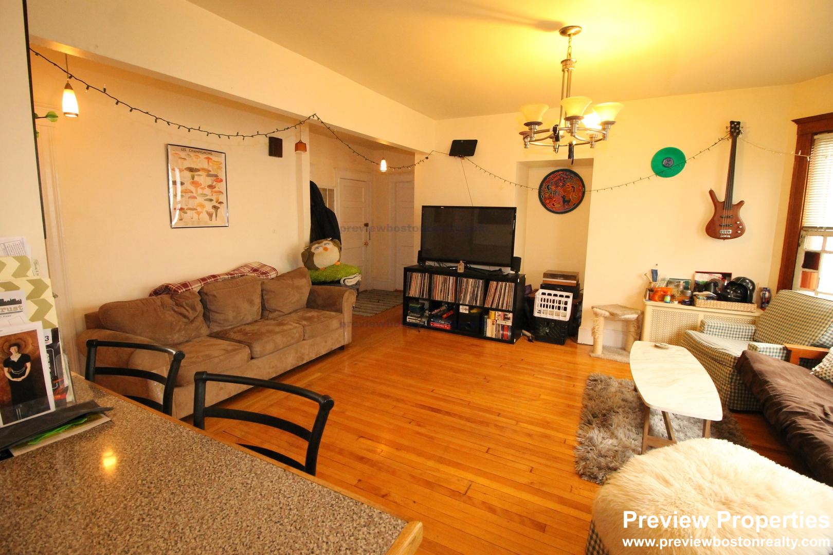 331 Faneuil St, Oak Square