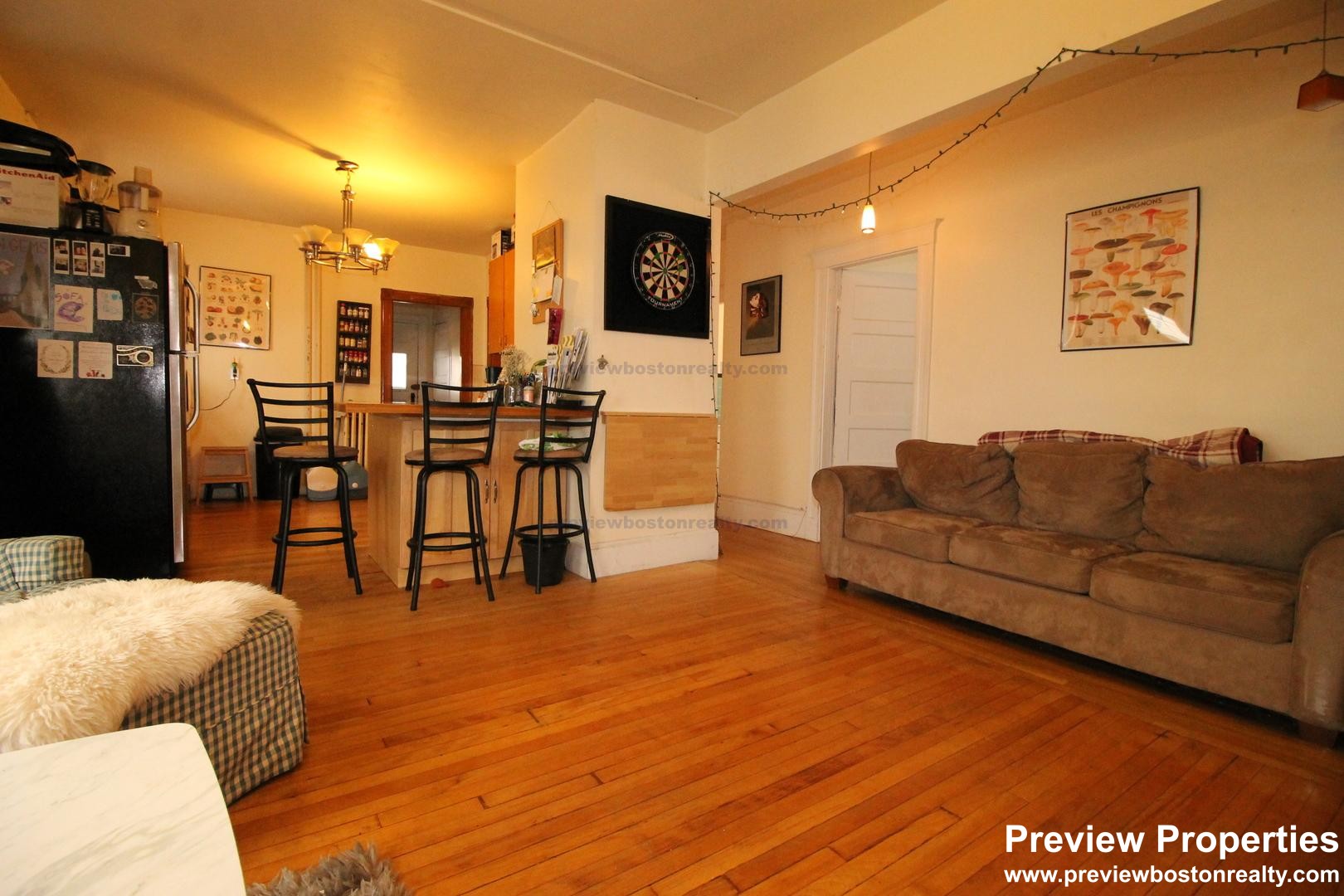 331 Faneuil St, Oak Square