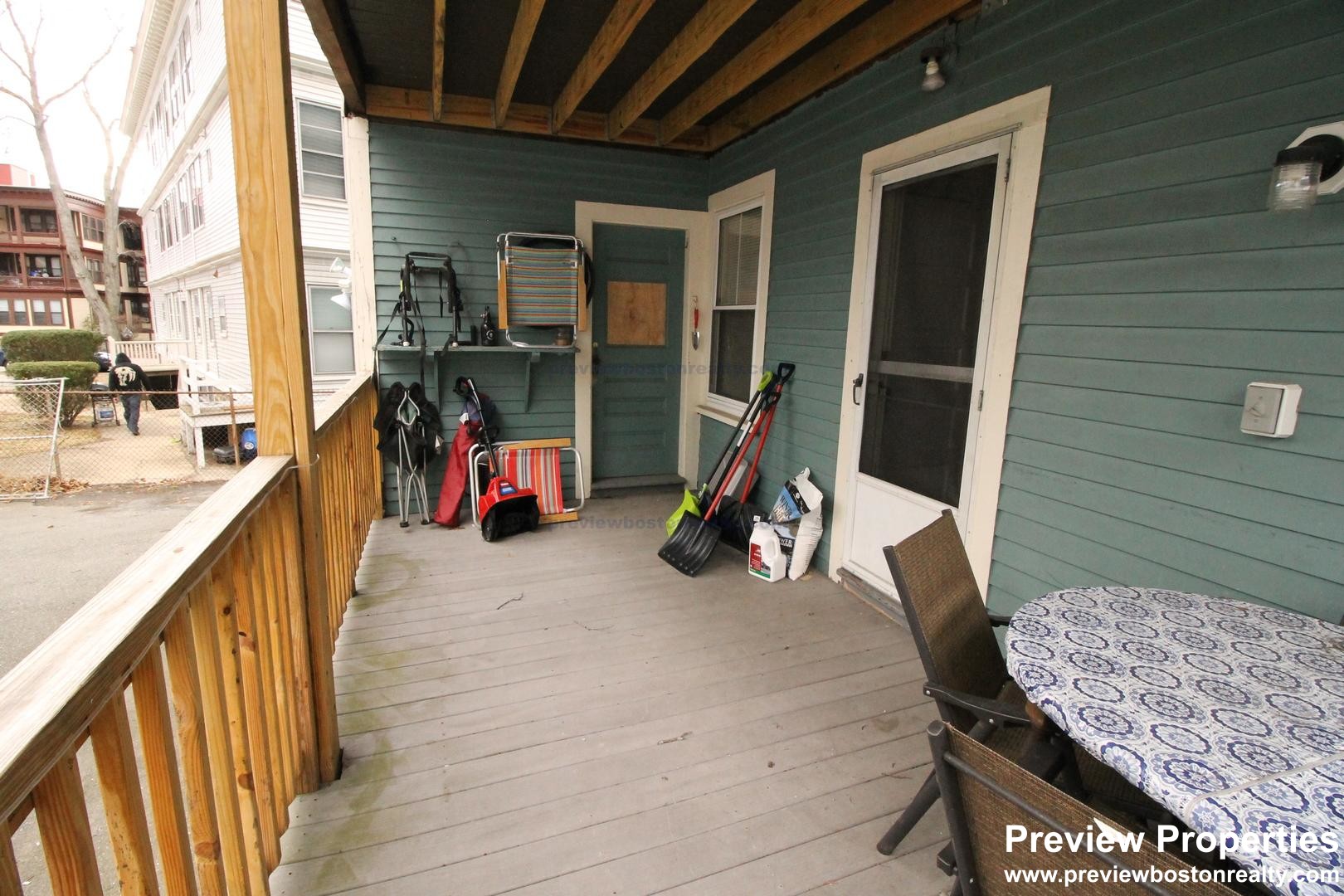 331 Faneuil St, Oak Square