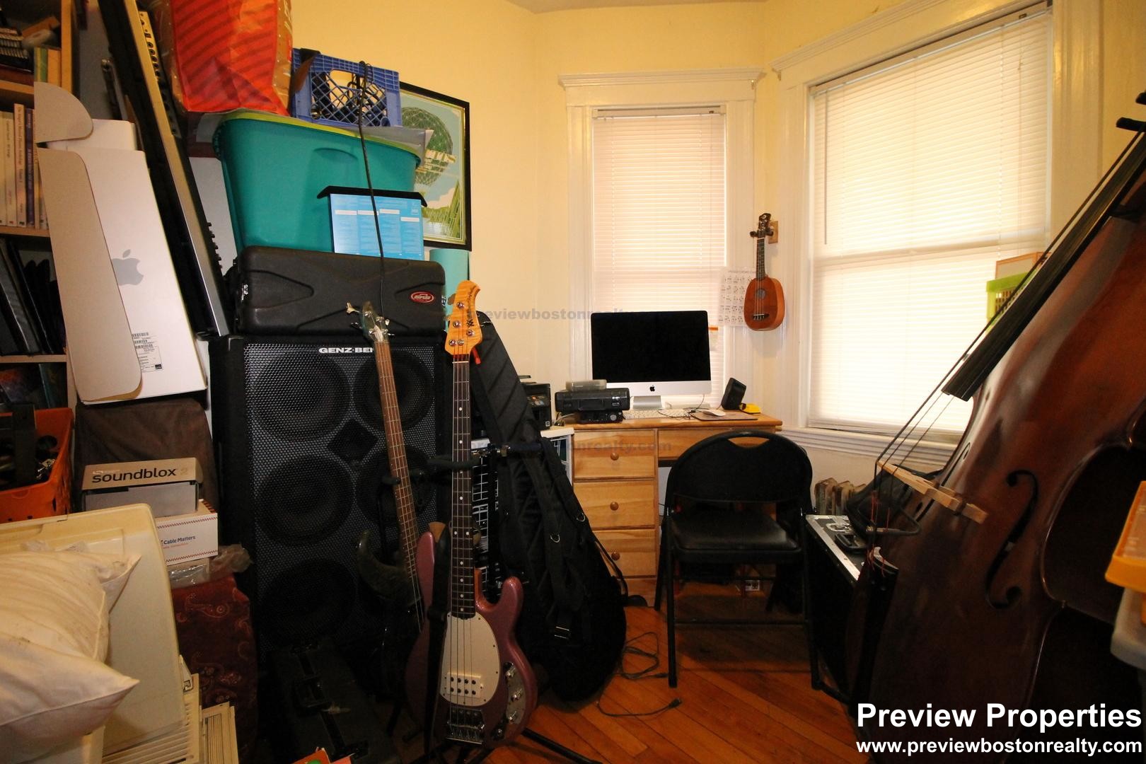 331 Faneuil St, Oak Square