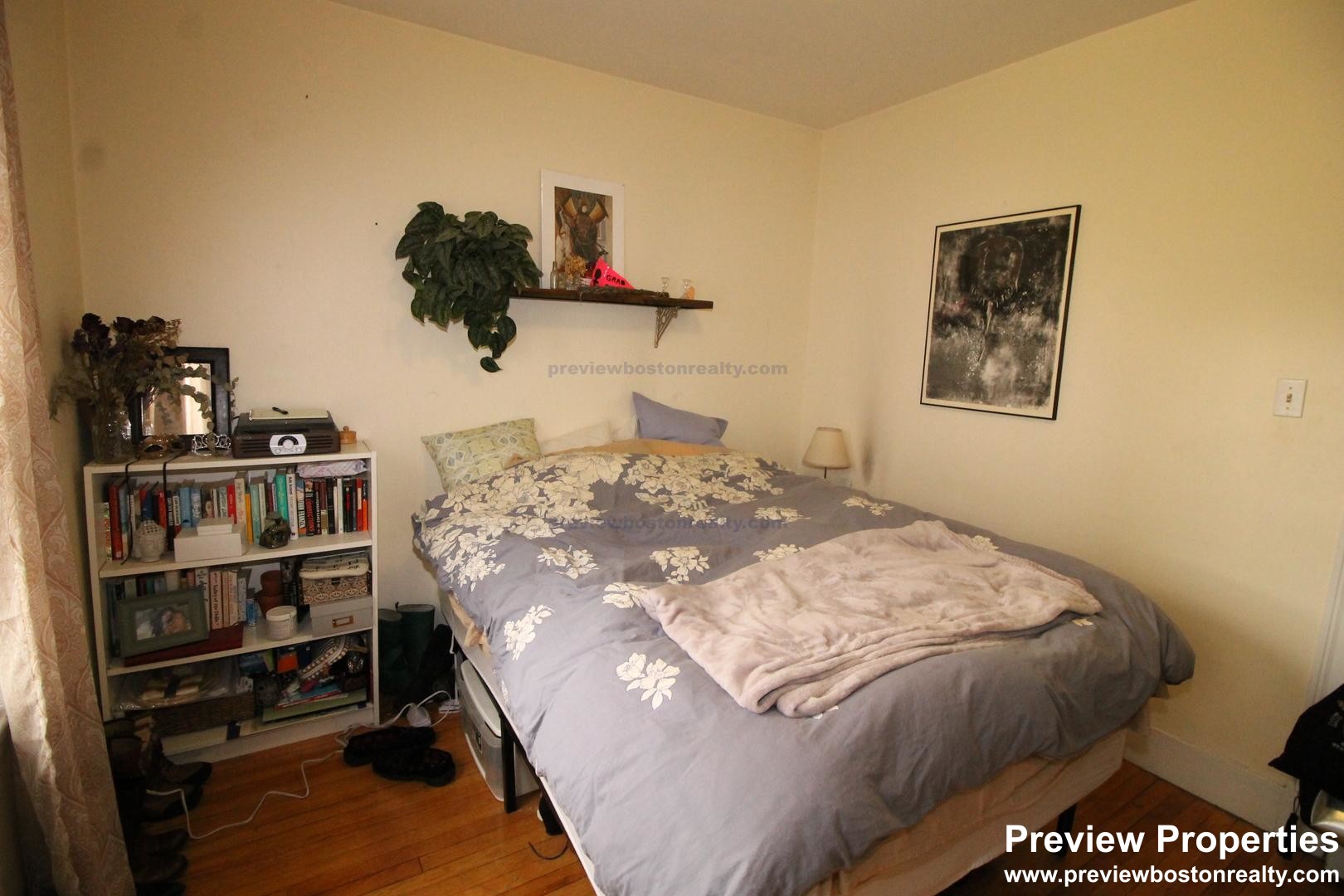 331 Faneuil St, Oak Square