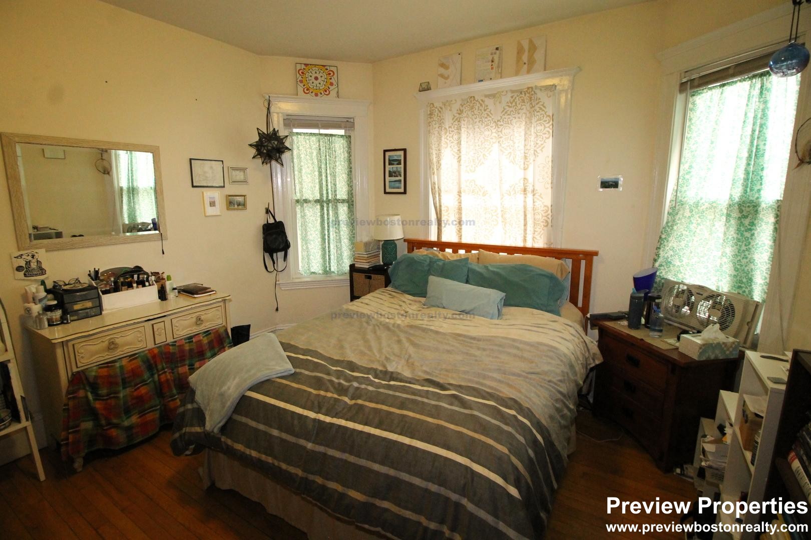 331 Faneuil St, Oak Square