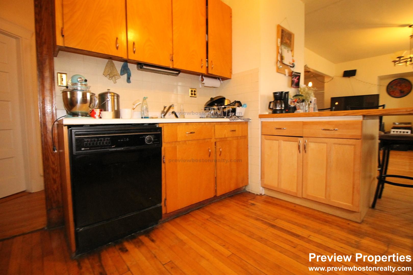 331 Faneuil St, Oak Square