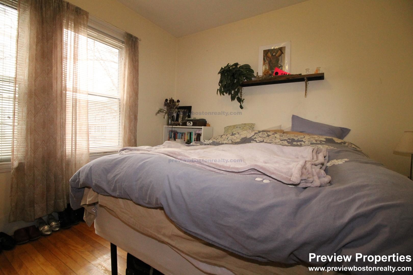 331 Faneuil St, Oak Square