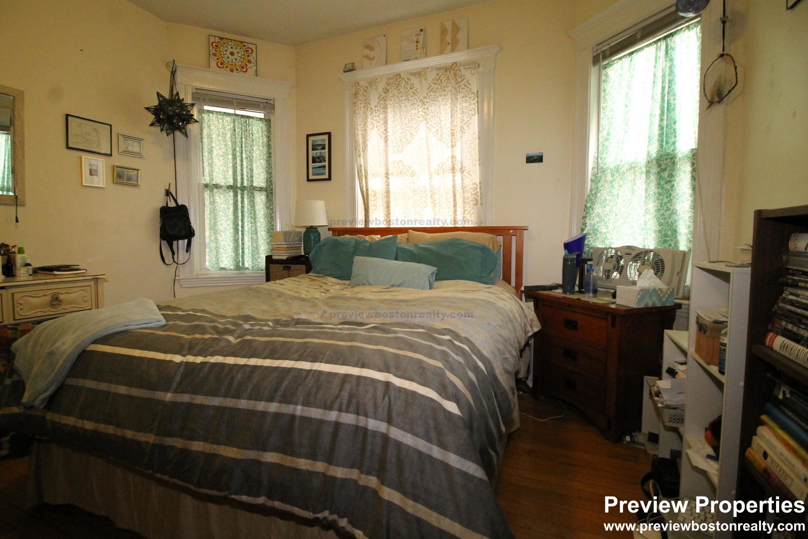 331 Faneuil St, Oak Square