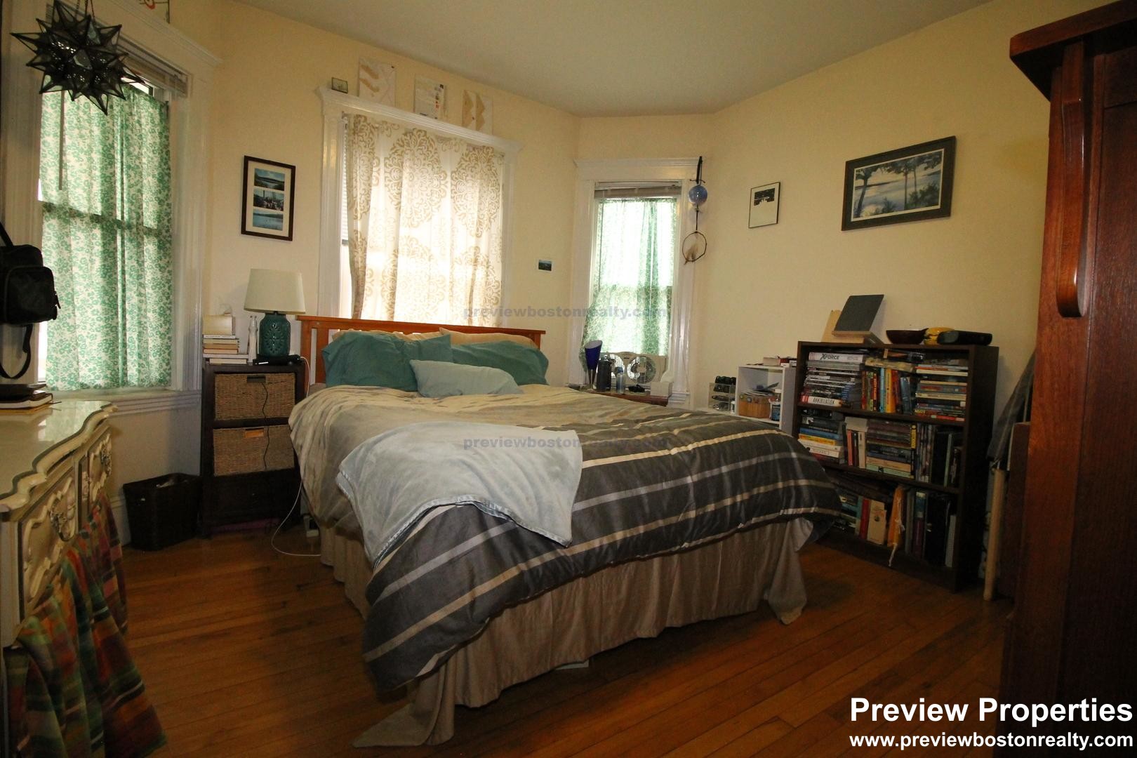 331 Faneuil St, Oak Square