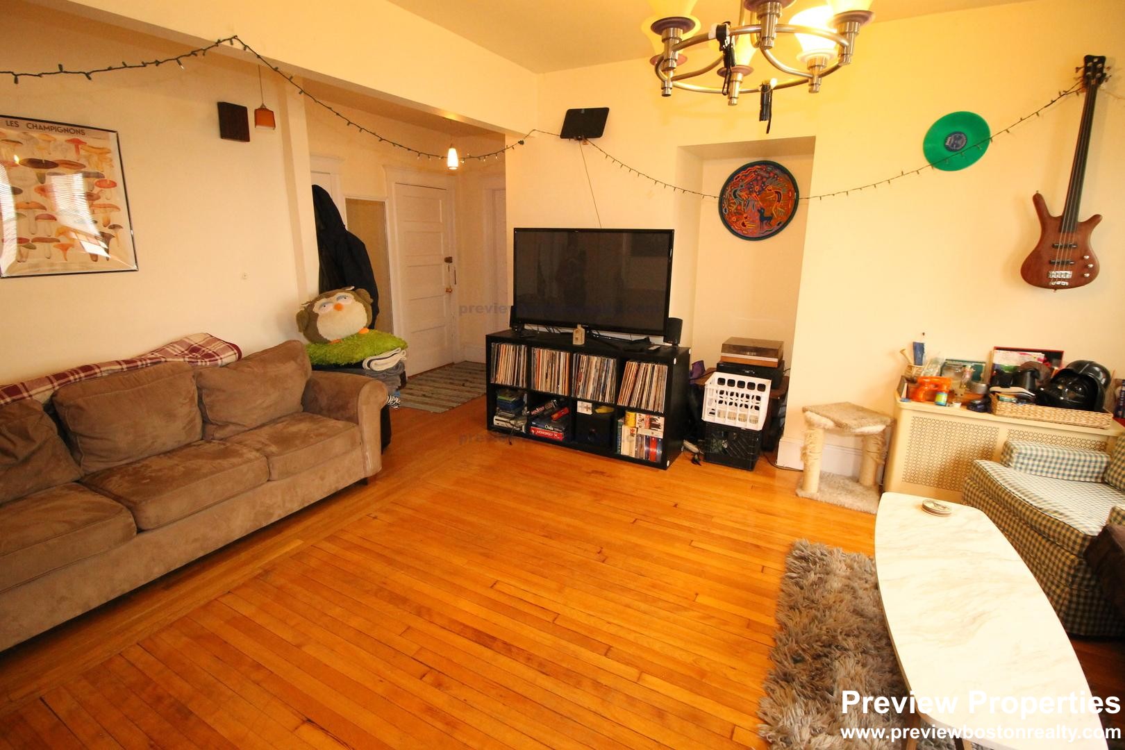 331 Faneuil St, Oak Square