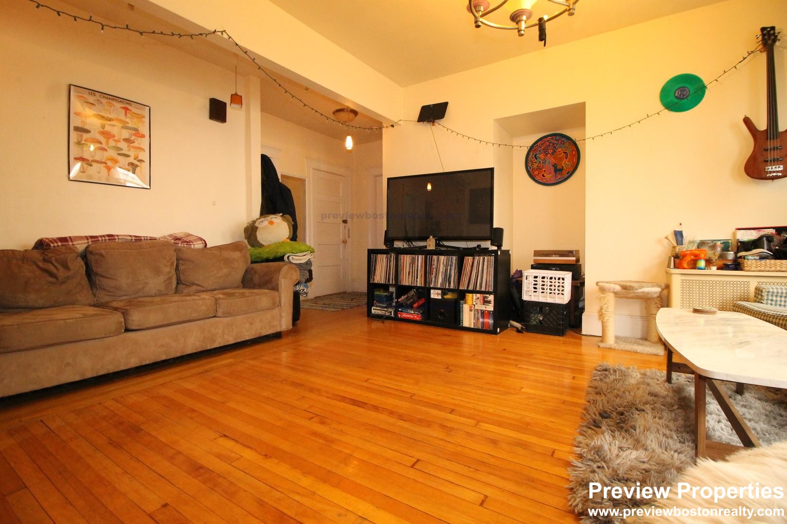 331 Faneuil St, Oak Square