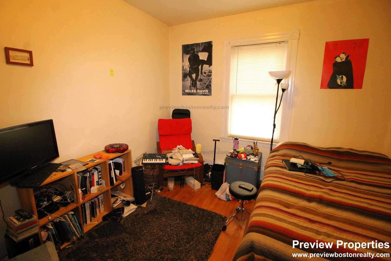 331 Faneuil St, Oak Square