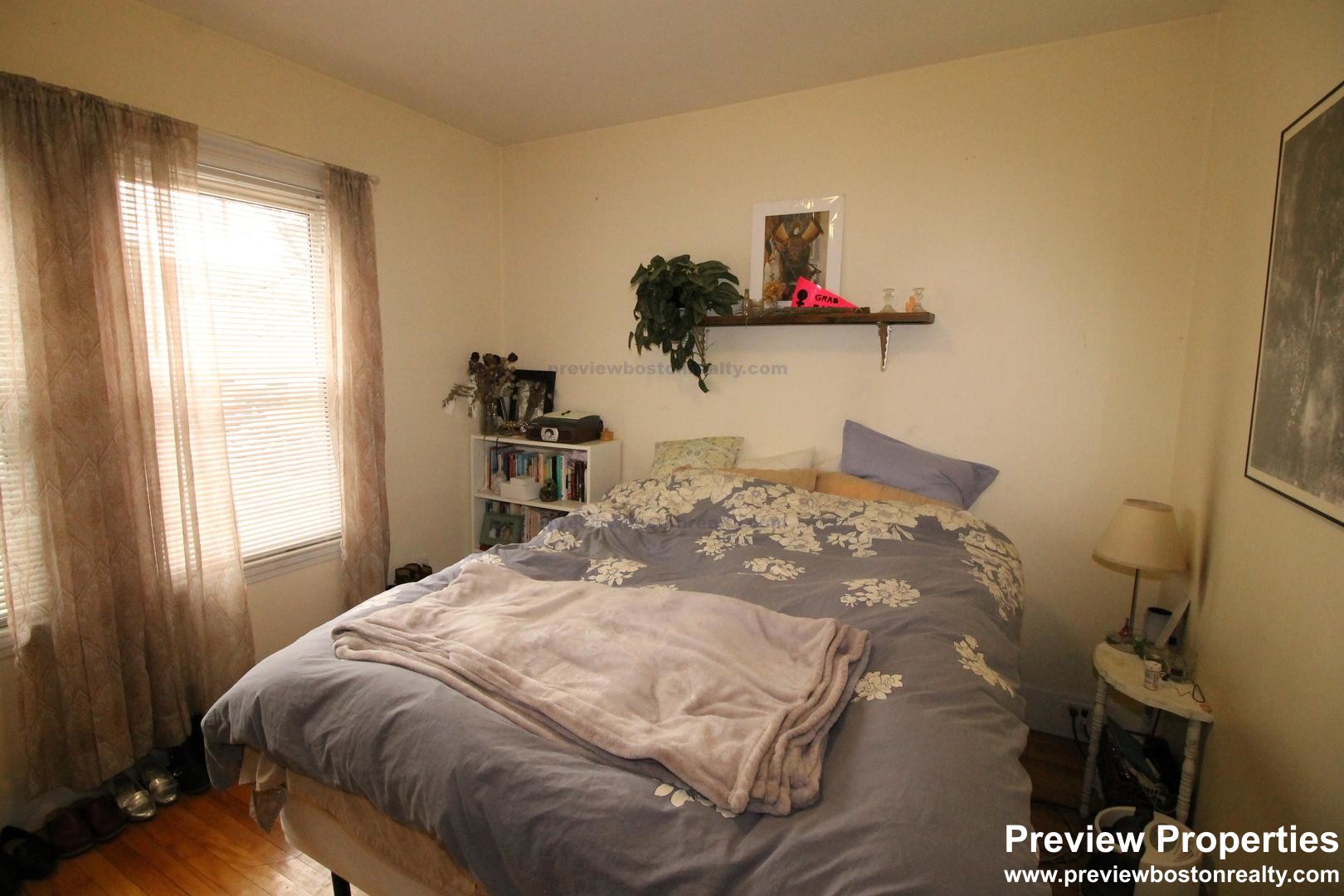 331 Faneuil St, Oak Square