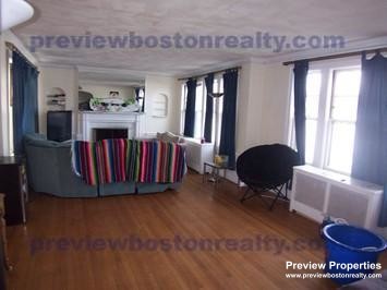 28 Manet Rd, Chestnut Hill