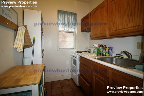 15 Scottfield Rd, Allston