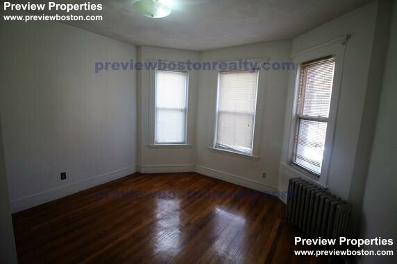 15 Scottfield Rd, Allston