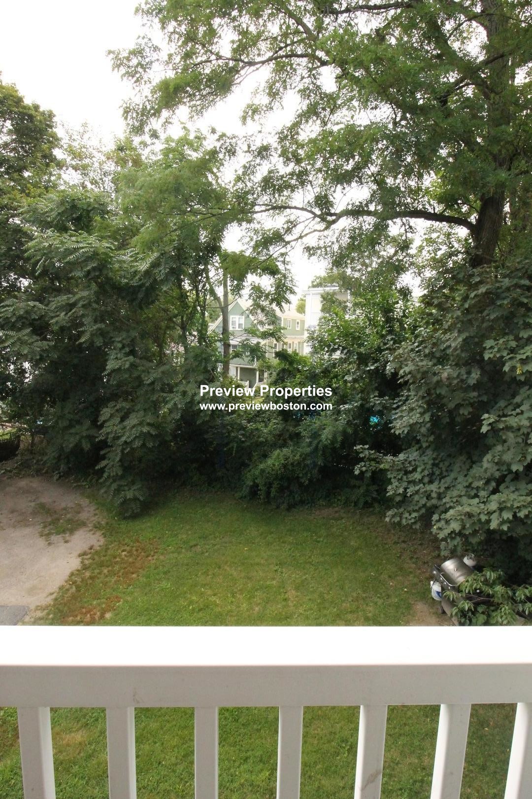 44 Champney St, Oak Square