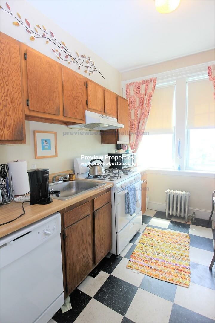 1691 Commonwealth Ave, Brighton