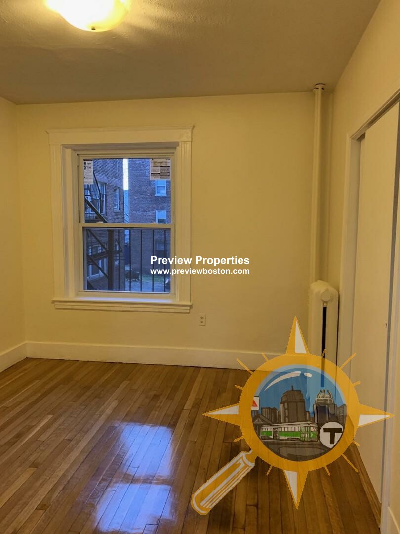 1607 Commonwealth Ave, Brighton