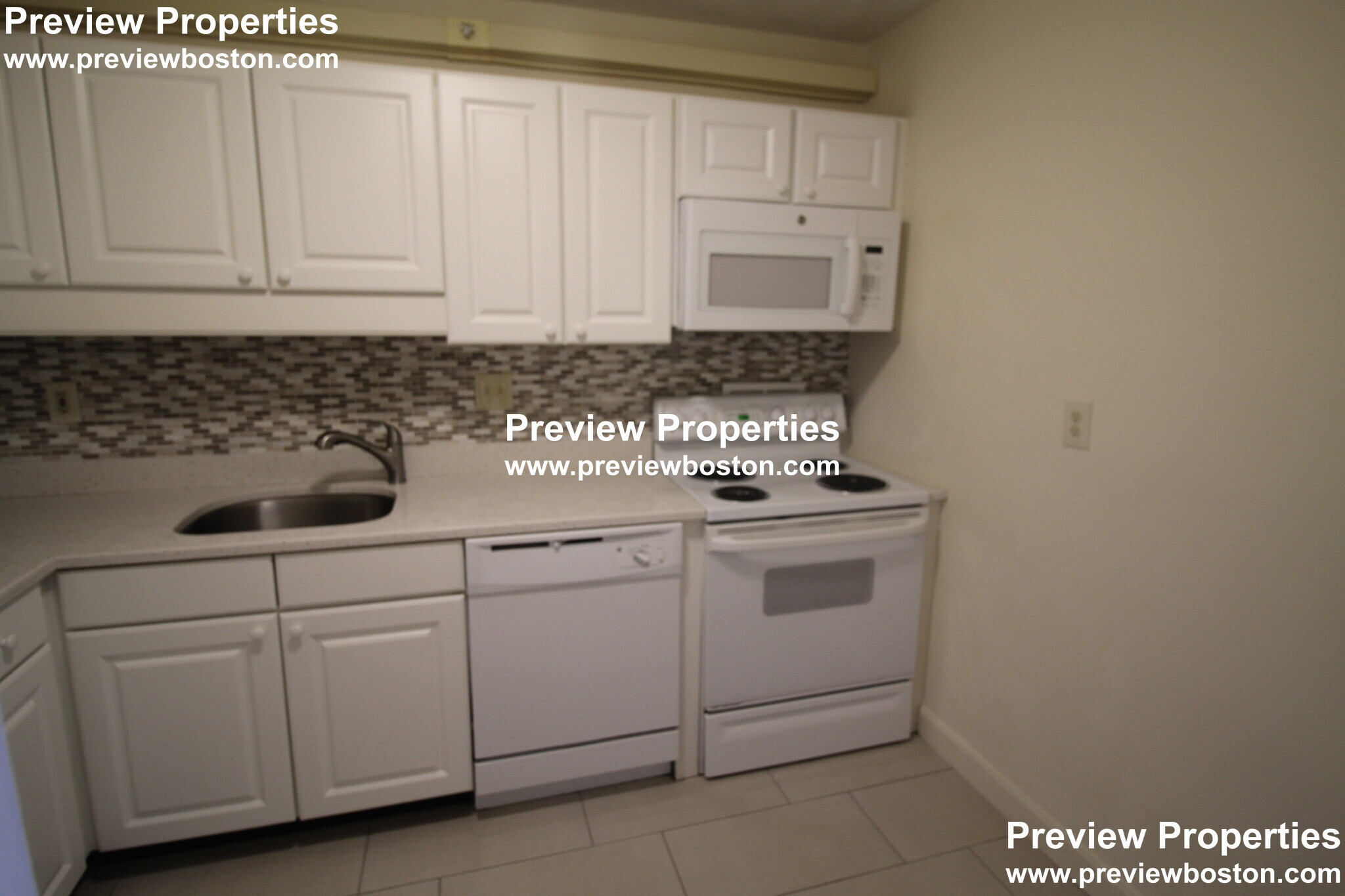 101 Monmouth St, Longwood