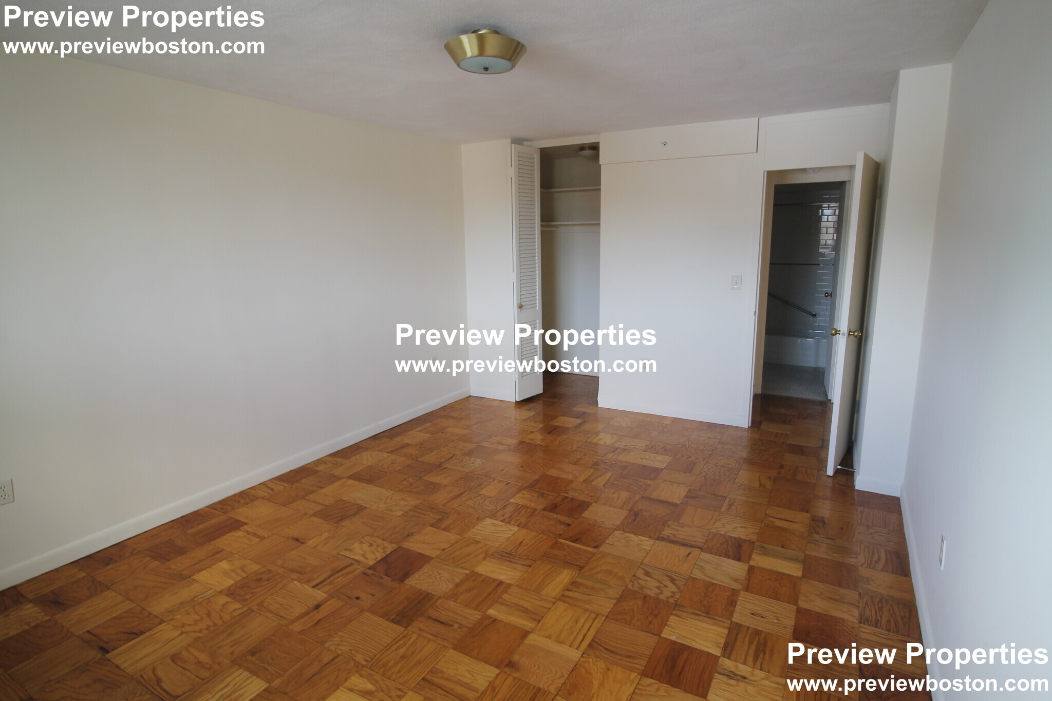 101 Monmouth St, Longwood