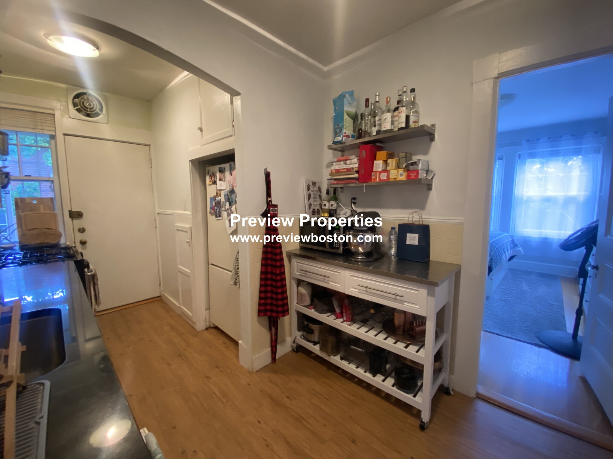 1 split bed, 1 bath apartment for rent at 15 Braemore Rd Unit 5A, Brighton — photo 5 of 9