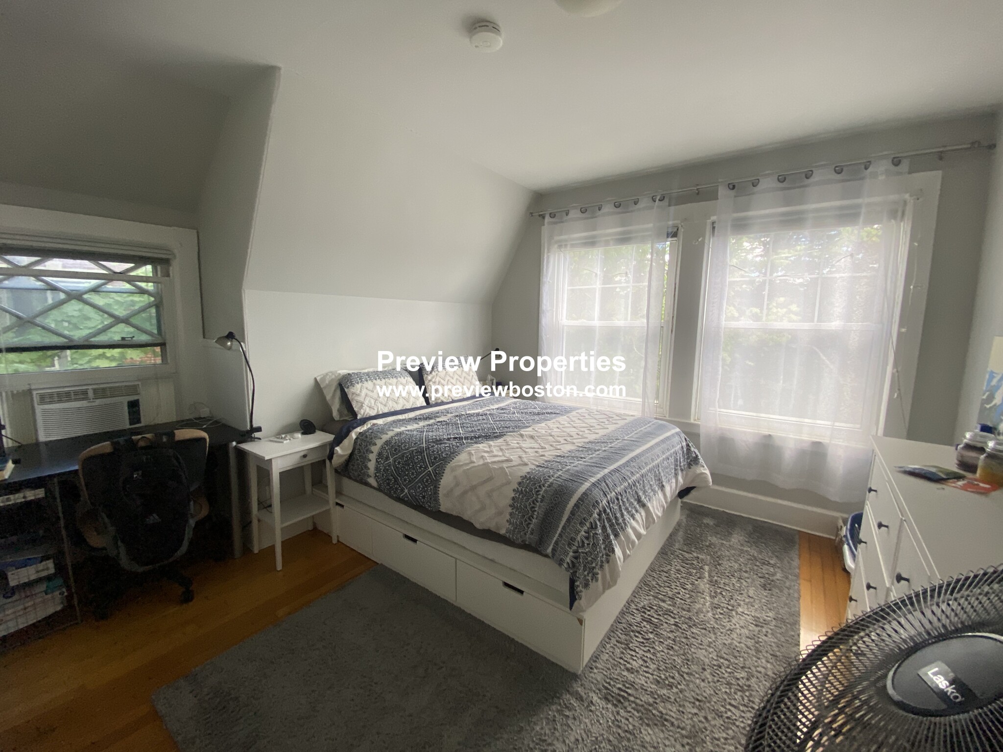 1 split bed, 1 bath apartment for rent at 15 Braemore Rd Unit 5A, Brighton — photo 2 of 9