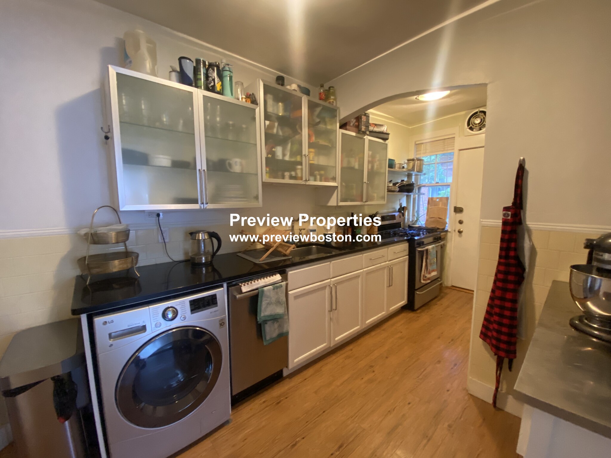 1 split bed, 1 bath apartment for rent at 15 Braemore Rd Unit 5A, Brighton