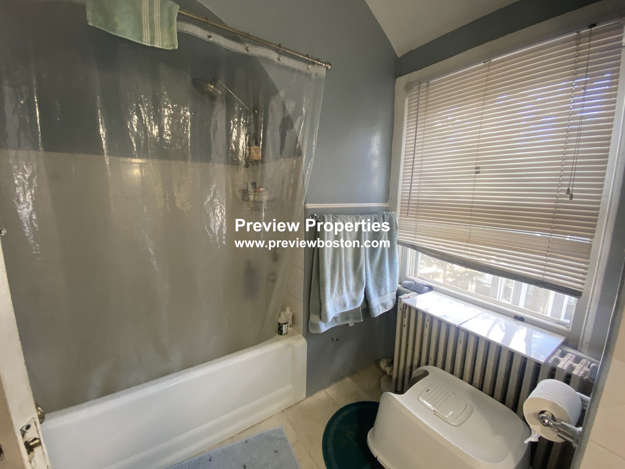 1 split bed, 1 bath apartment for rent at 15 Braemore Rd Unit 5A, Brighton — photo 9 of 9