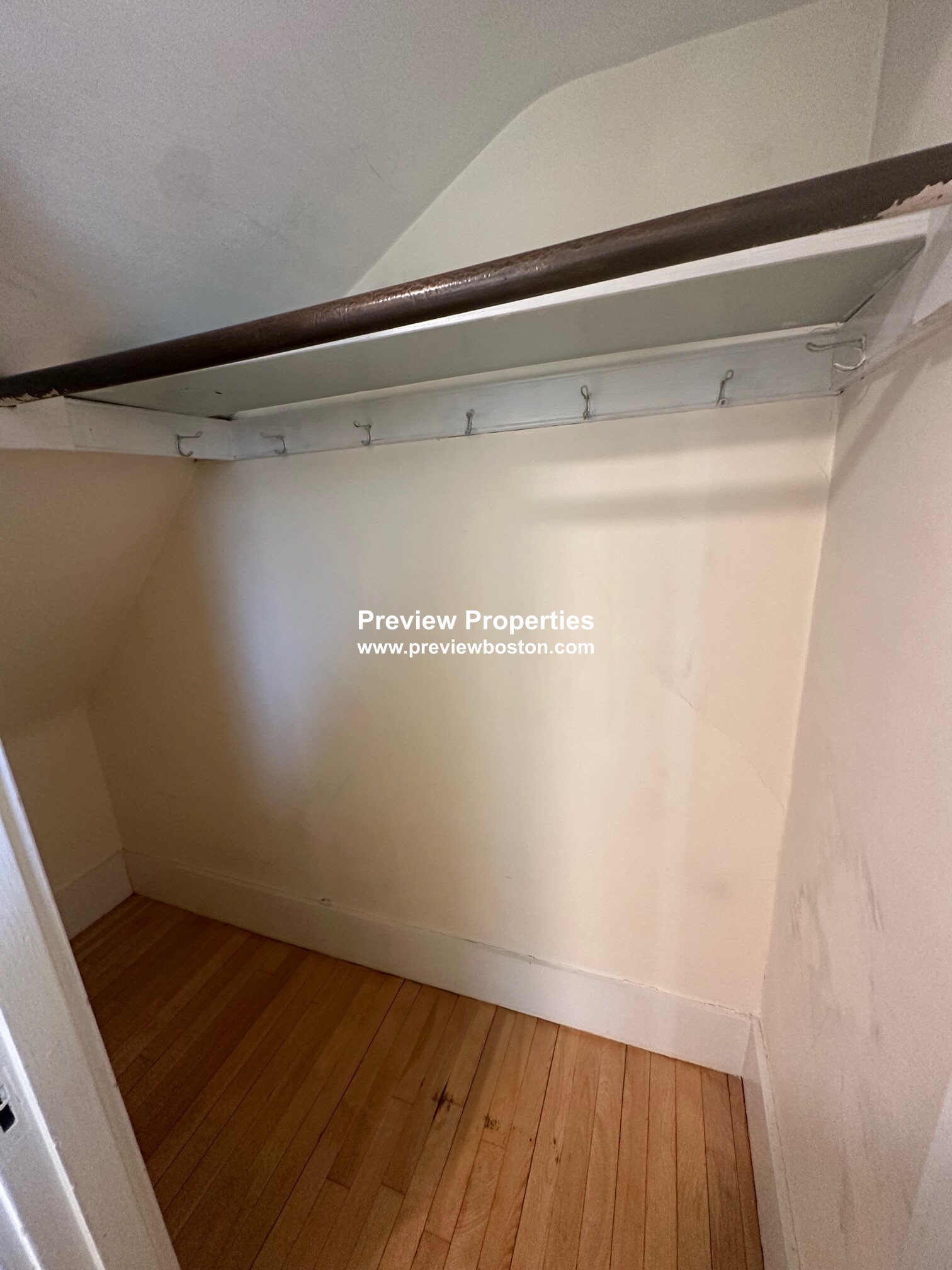 4 bed, 2 bath apartment for rent at 41 Hunnewell Ave Unit 2A, Brighton — photo 15 of 31