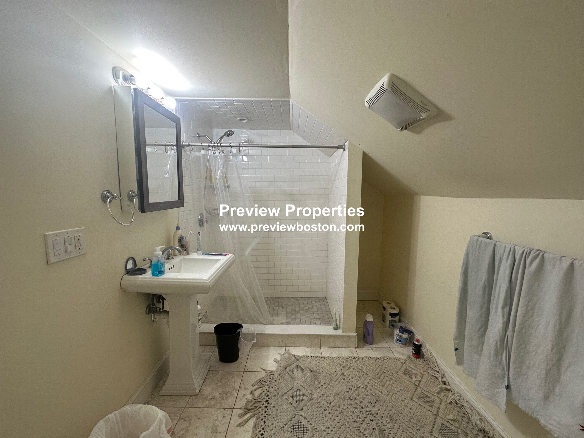 4 bed, 2 bath apartment for rent at 41 Hunnewell Ave Unit 2A, Brighton — photo 18 of 31