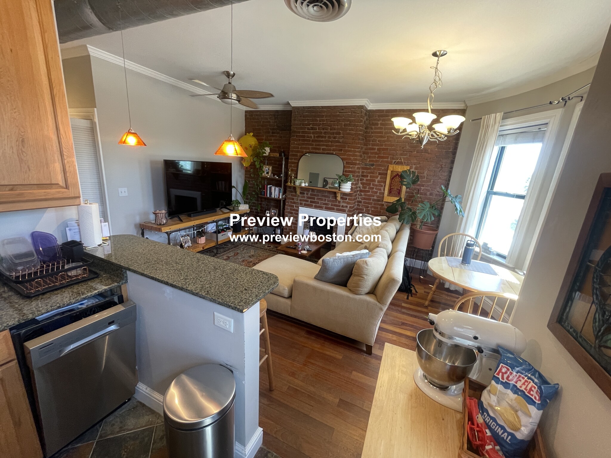 195 Cambridge St, Allston