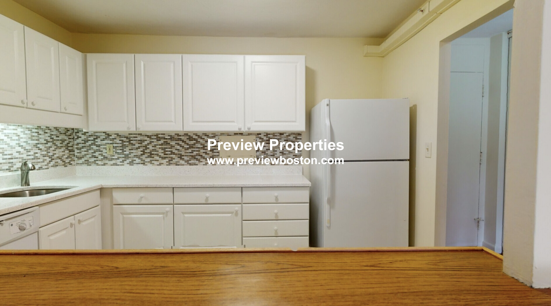 101 Monmouth St, Longwood