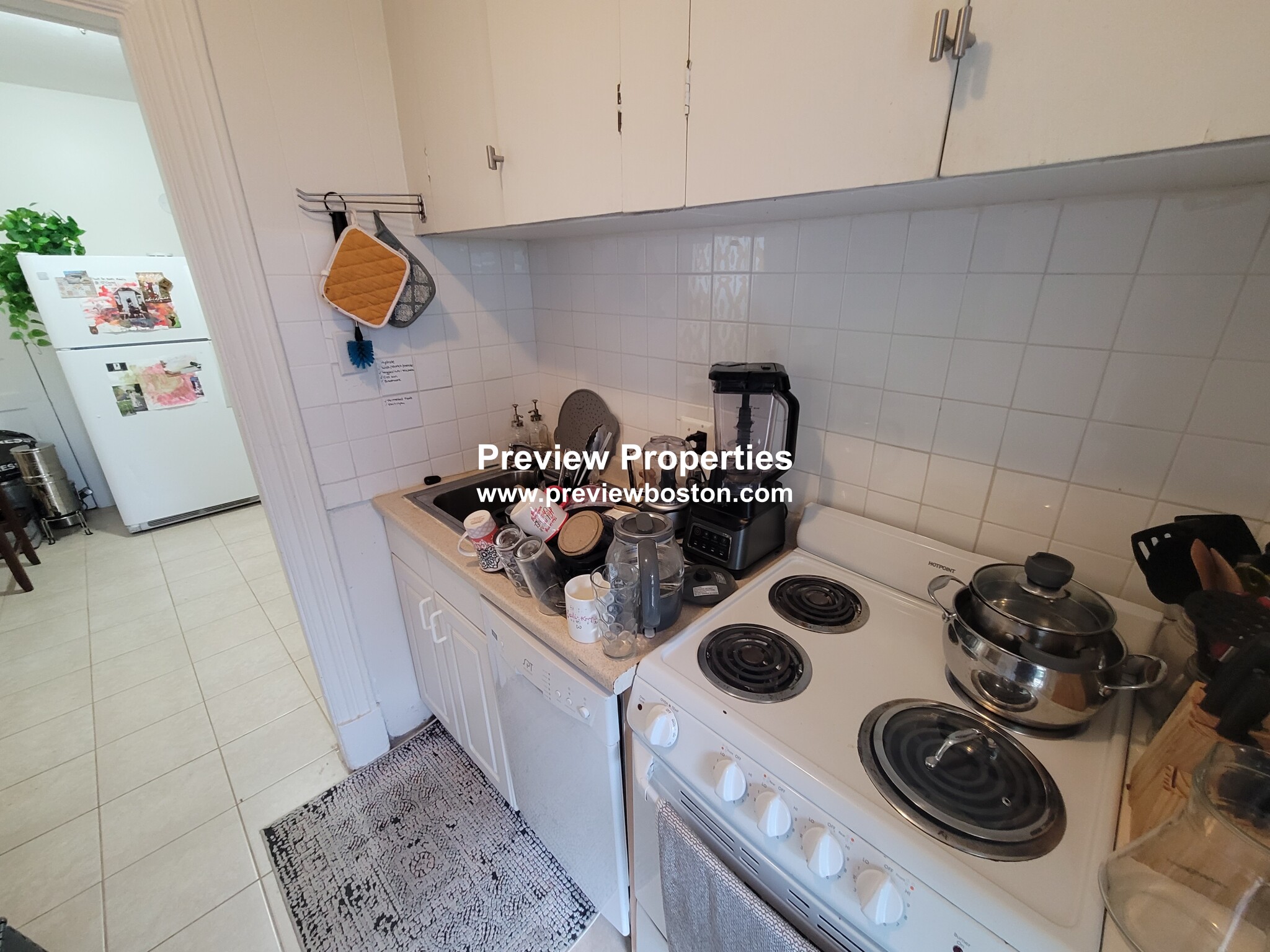 1 bed, 1 bath apartment for rent at 20 Oak Square Ave Unit 1A, Brighton — photo 4 of 11