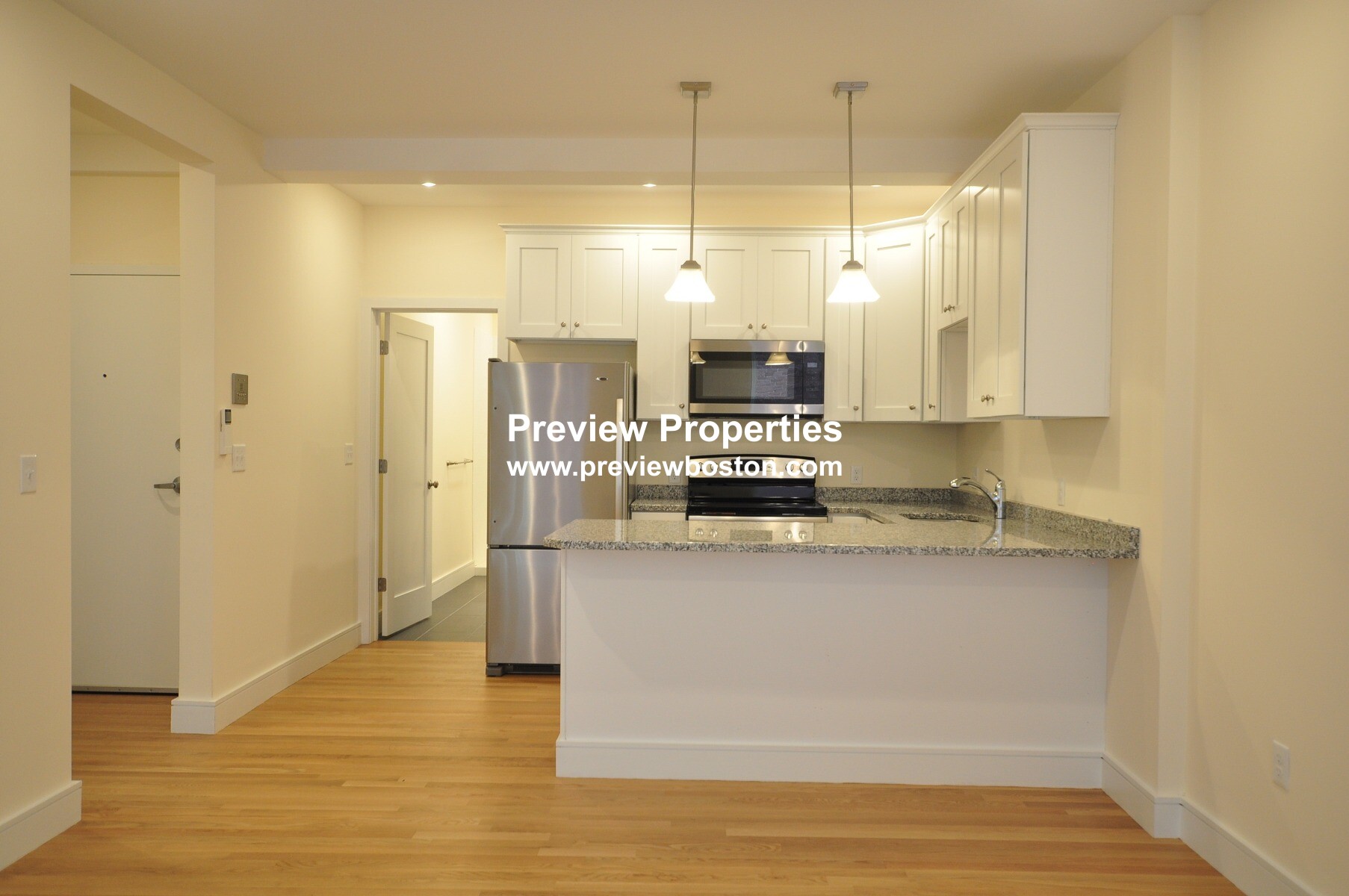 877 Beacon St, Fenway