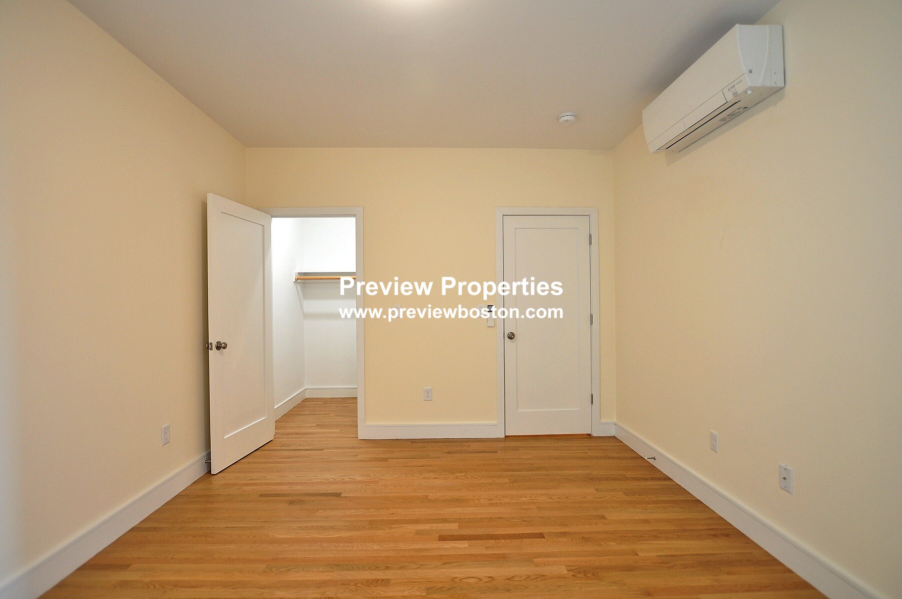 877 Beacon St, Fenway