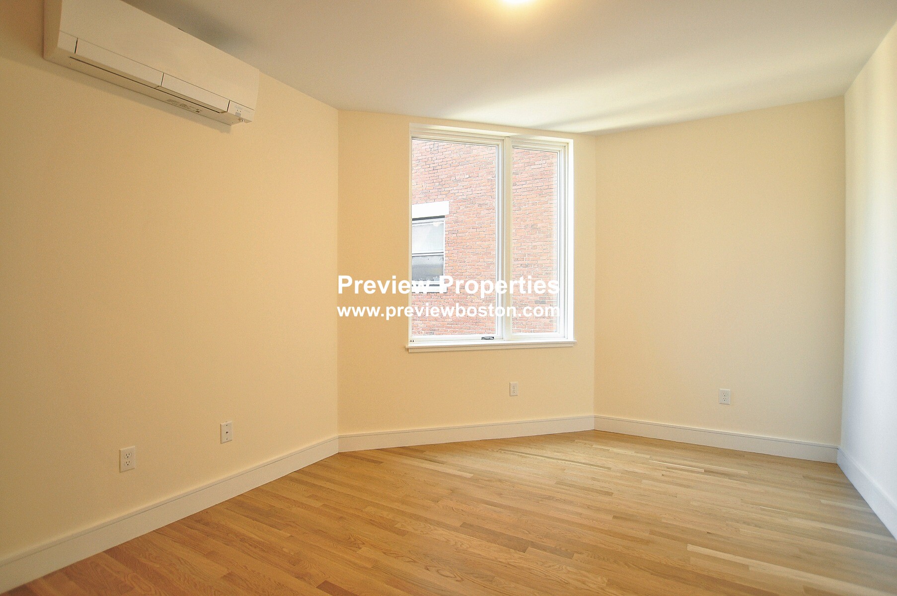 877 Beacon St, Fenway